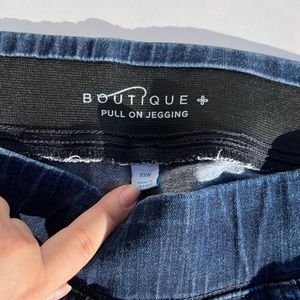 Dark blue boutique jegging